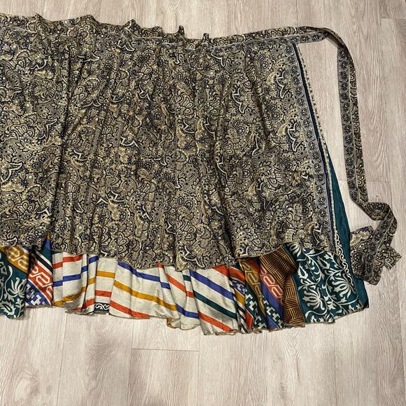 Womens Wrap Skirt M Boho Vacation Cruise Flowy Indie Hippie Colorful Silk - Picture 3 of 9